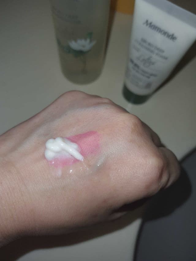 Mamonde Micro Deep Cleansing Foam review photo by ChristieX