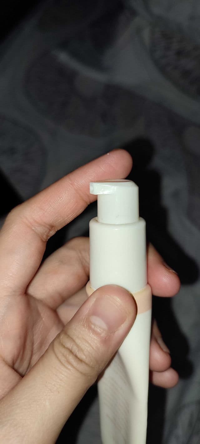 BLK Cosmetics Daydream Sheer Sunscreen SPF 50 PA+++ review photo by Coffeethenskin