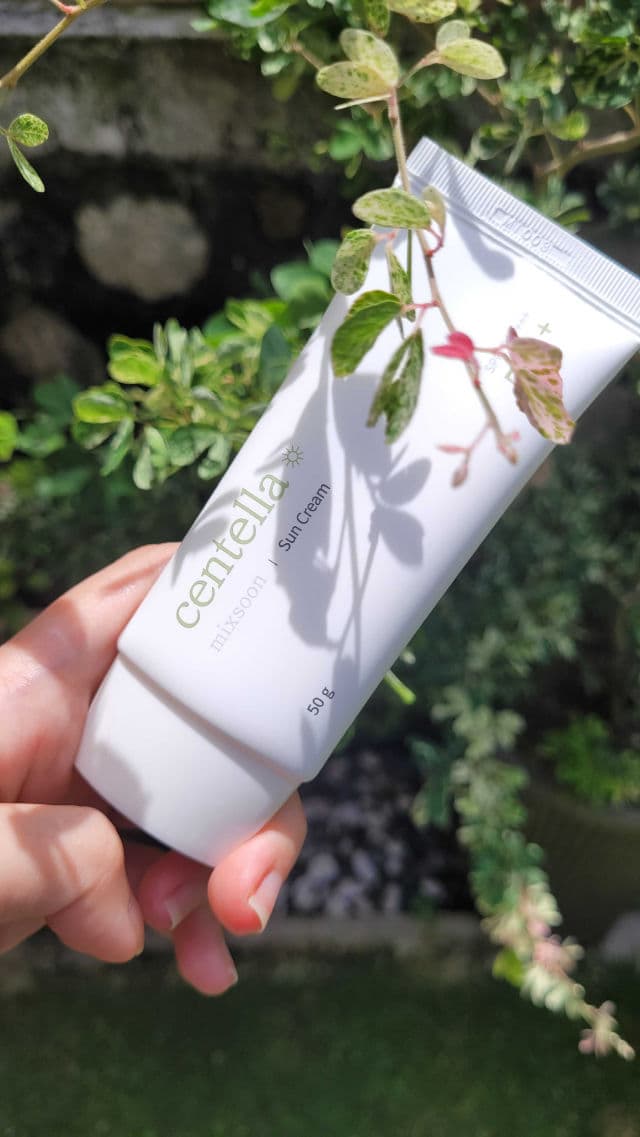 MIXSOON Centella Asiatica Sun Cream SPF 50+ PA++++  review photo by SkincrediblyMe