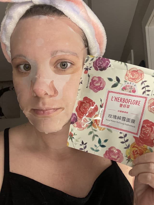L'Herboflore Rose Water Refining Hydromask review photo by LPeachy