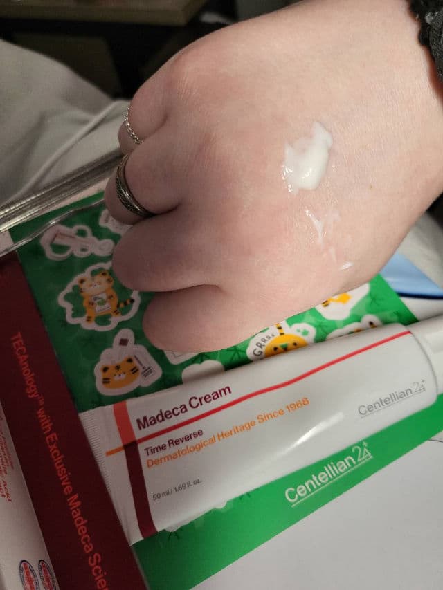 Centellian24 Madeca Cream Time Reverse review photo by KimfluencerNL