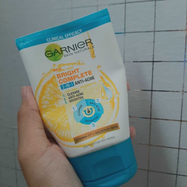 Garnier Bright Complete 3-in-1 Anti Acne Facial Wash review photo by eladwyn