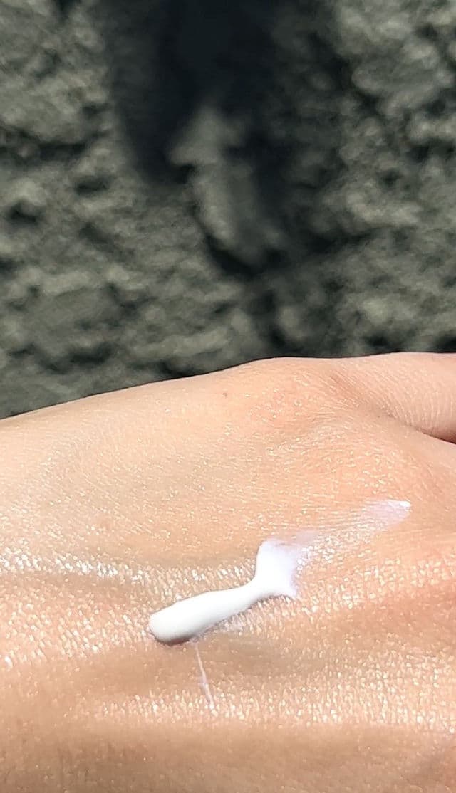 Jumiso Waterfull Hyaluronic Sunscreen SPF50+ PA++++ review photo by Janett