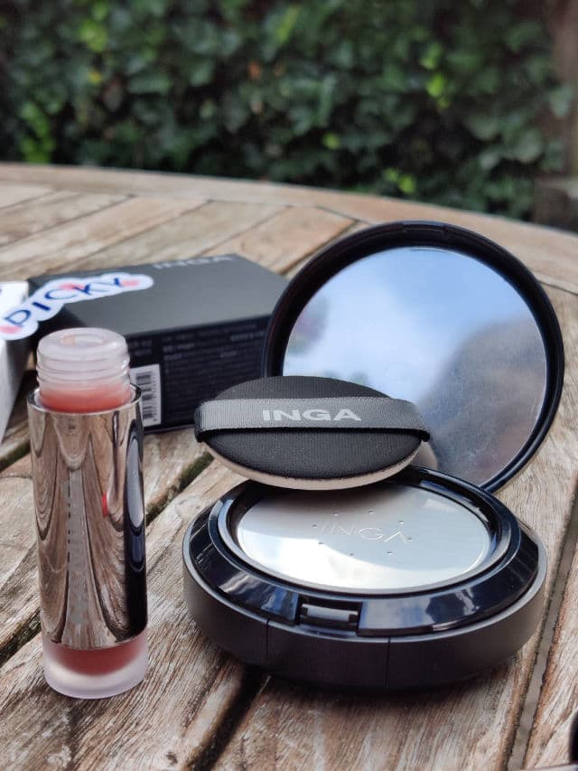 NAMING. Comely review photo by Lesyao