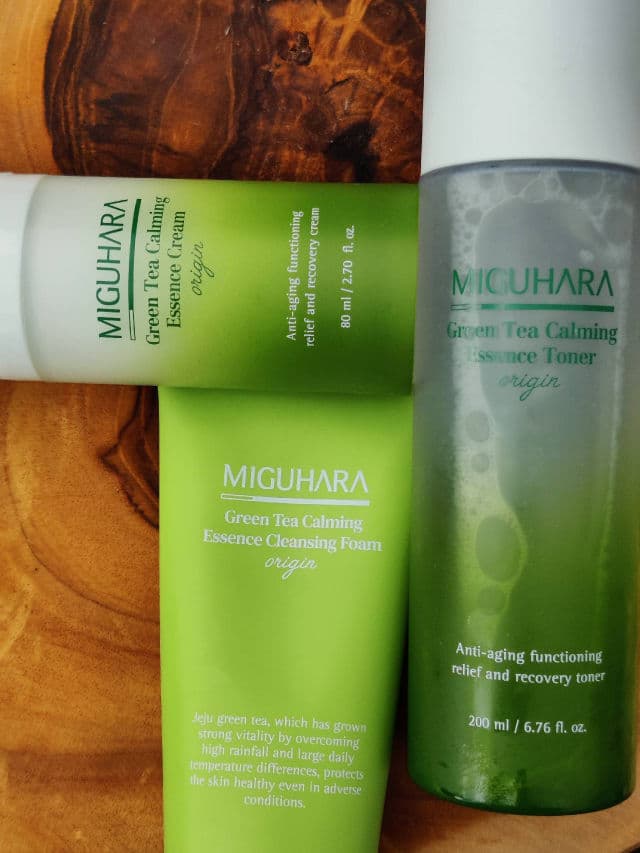 Miguhara Green Tea Calming Essence Cleansing Foam review photo by Lesyao