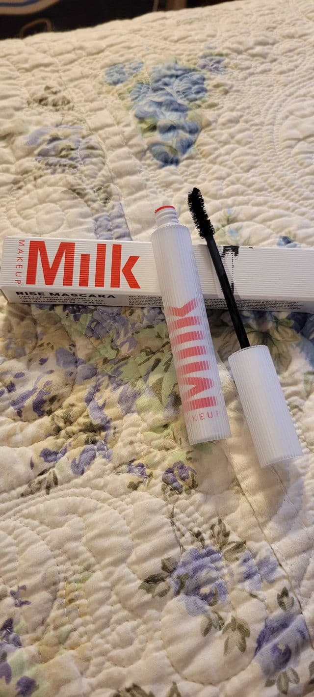 Milk Makeup Rise Lifting + Lengthening Mascara review photo by drizzydrake