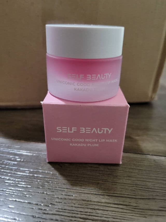 SELF BEAUTY Uniconic Good Night Vitamin C Vegan Lip Mask - Kakadu Plum review photo by Nickers402