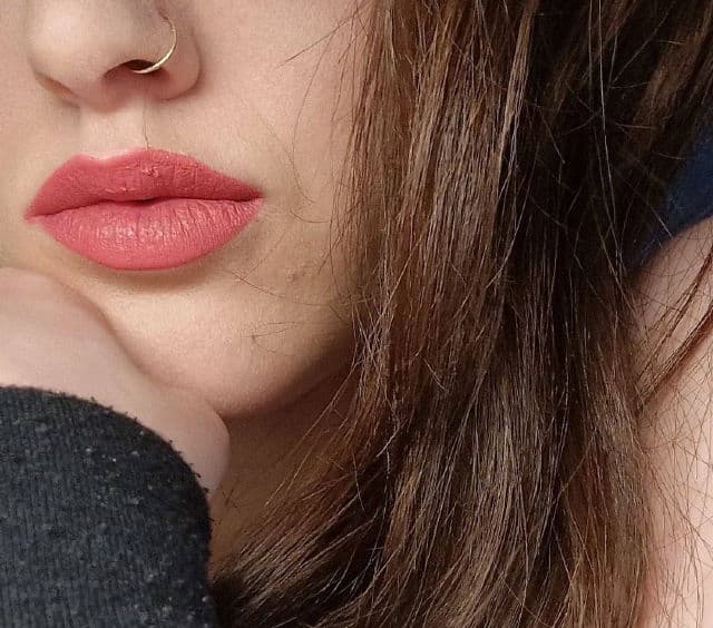 MACQUEEN Air Kiss Lipstick #05 MLBB Rose review photo by Ilmondodiely