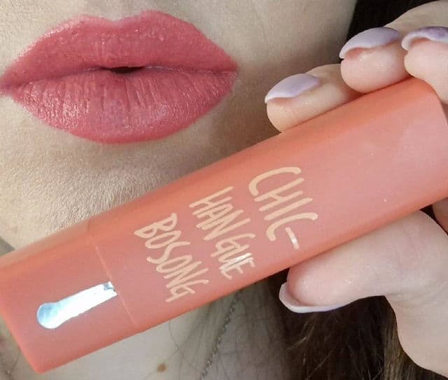 MACQUEEN Air Kiss Lipstick #05 MLBB Rose review photo by Ilmondodiely