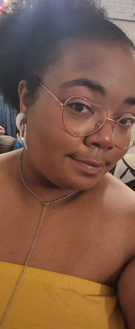 The Creme Shop Hello Kitty Kawaii Kiss Moisturizing Lip Oil - Apple Flavored review photo by fatbaebie