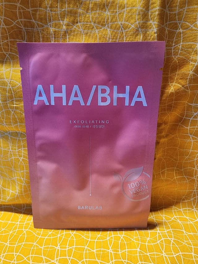 Barulab The Clean Vegan AHA/BHA Mask review photo by Beckster