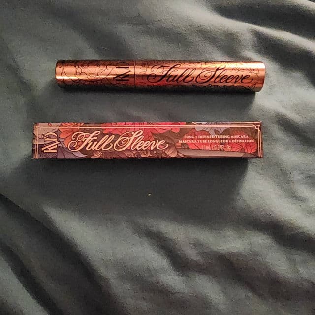 KVD Beauty Full Sleeve Long + Defined Tubing Mascara review photo by Beckster