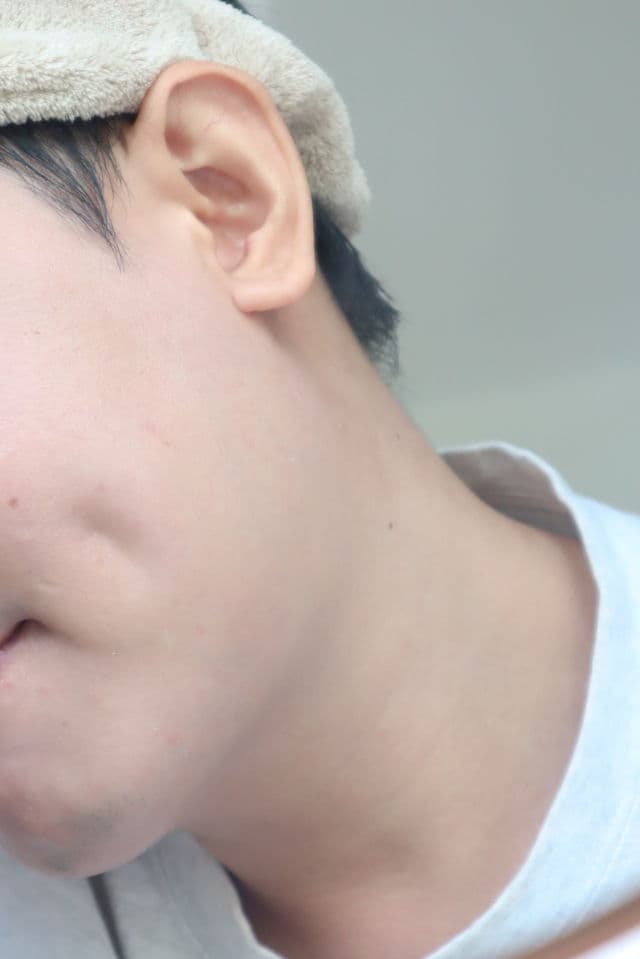 make p:rem UV Defense Me. No Sebum Sun Cream SPF50+ PA++++ review photo by huyglowee