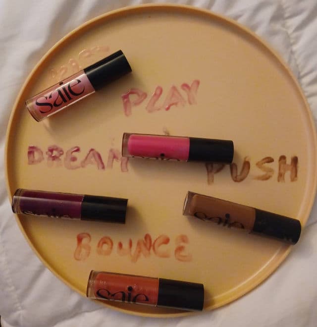 Saie Kiss - Clear review photo by SarahRD