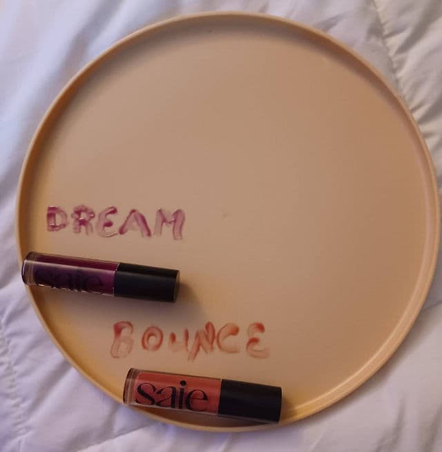 Saie Kiss - Clear review photo by SarahRD