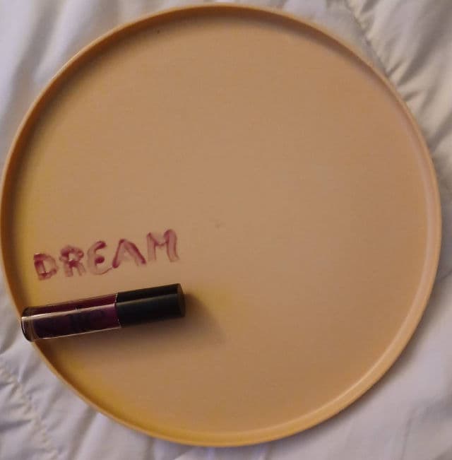 Saie Kiss - Clear review photo by SarahRD