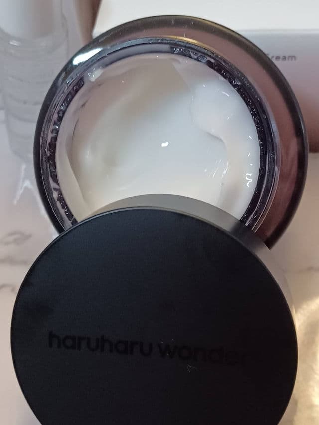 HaruHaru WONDER Black Rice Hyaluronic Cream_Unscented review photo by SarahRD