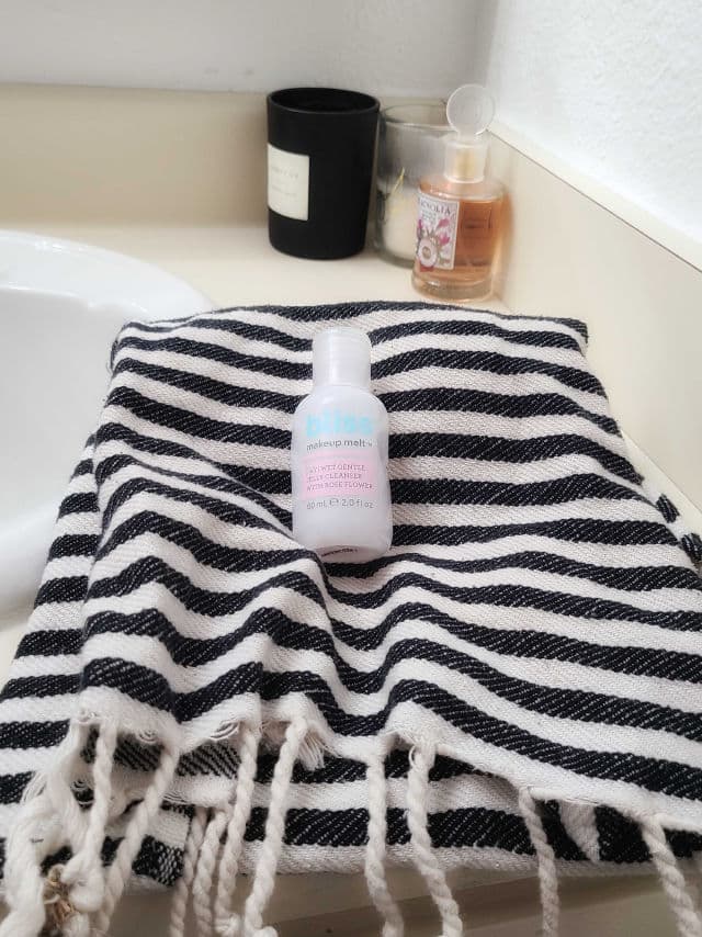 Bliss Makeup Melt Cleanser Dry/Wet Gentle Jelly Cleanser With Rose Flower review photo by LCmochimonster