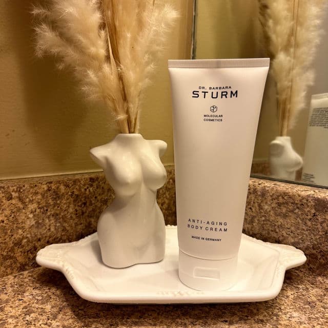 Dr. Barbara Sturm Anti-Aging Body Cream review photo by daniellesheree