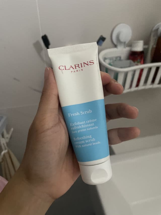 Clarins Fresh Scrub Refreshing Cream Scrub review photo by Jyying