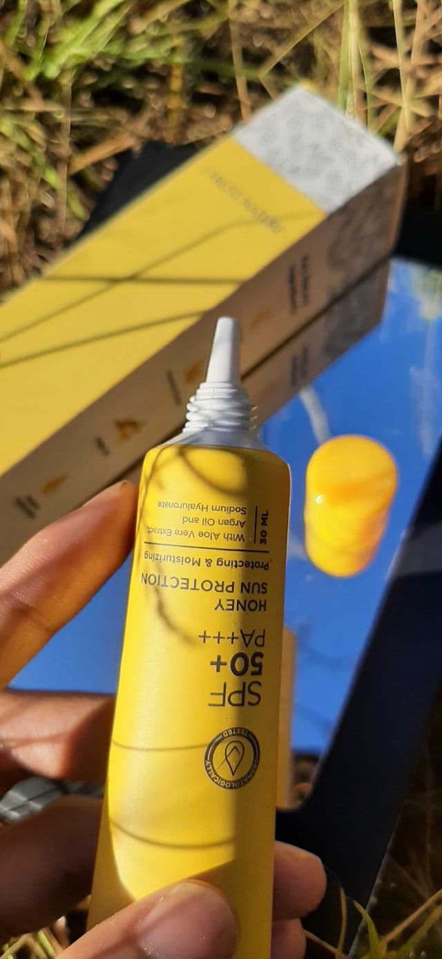 I Trust Nature Honey Sun Protection SPF50+ PA+++ review photo by itsarabella