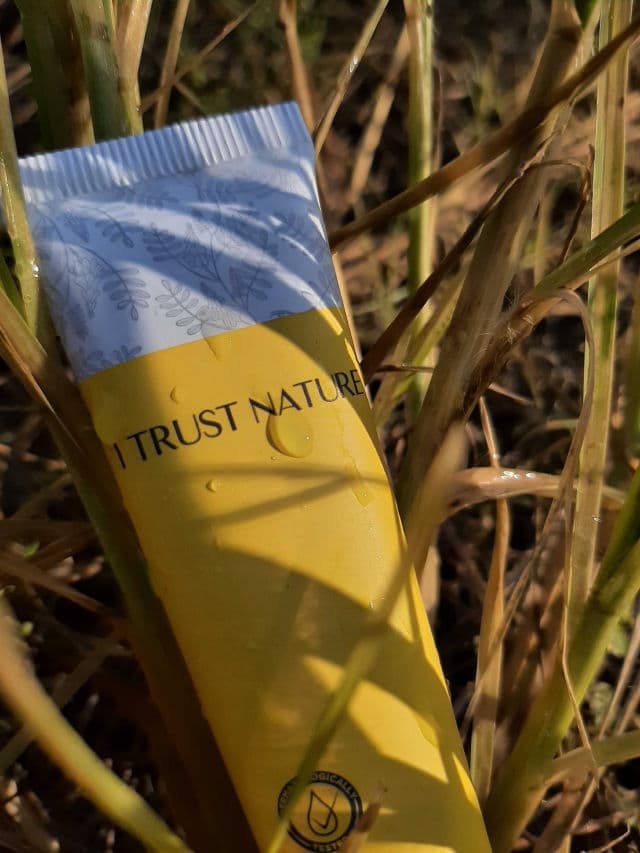 I Trust Nature Honey Sun Protection SPF50+ PA+++ review photo by itsarabella