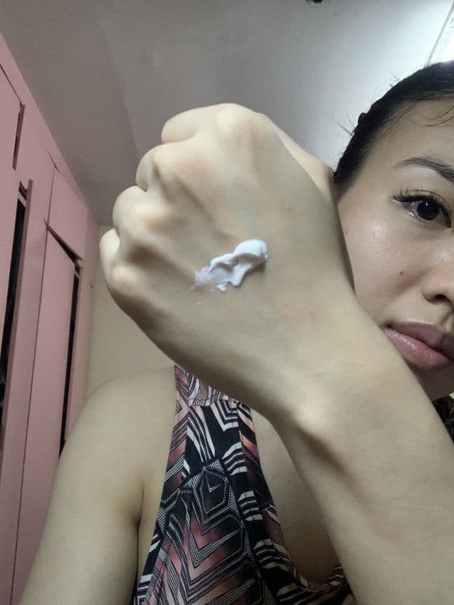 L'Oreal Paris Glycolic-Bright Glowing Day Cream SPF17 review photo by trishauydy