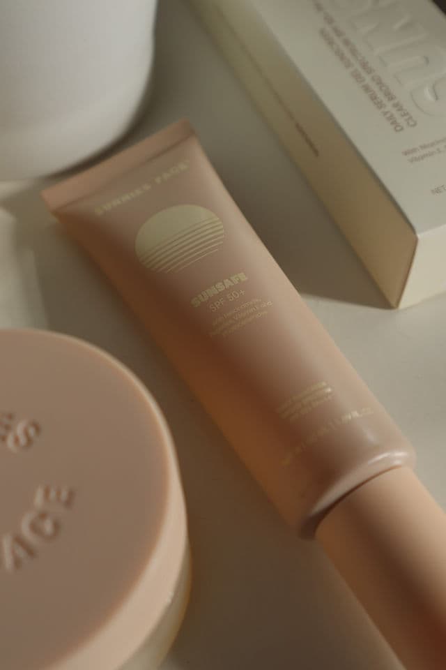 Sunnies Face Sunsafe SPF 50+ PA+++ review photo by Yhelyyy