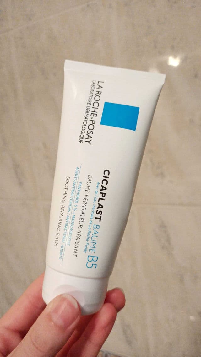 La Roche-Posay Cicaplast Baume B5 Soothing Repairing Balm review photo by Coquetteskin