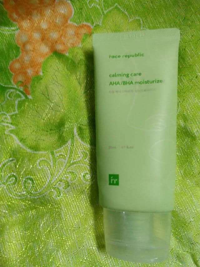 Face Republic Calming Care AHA/BHA Moisturizer review photo by Jheralyn
