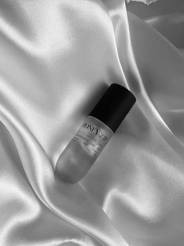 Honey Zip Agave Moisture Lip Oil review photo by rbyxsavi