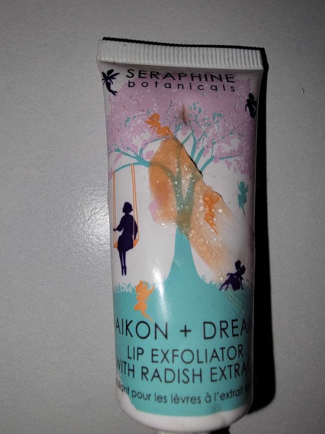Seraphine Botanicals Daikon + Dreams - Lip Exfoliator with Radish Extract review photo by Ariannahaverly