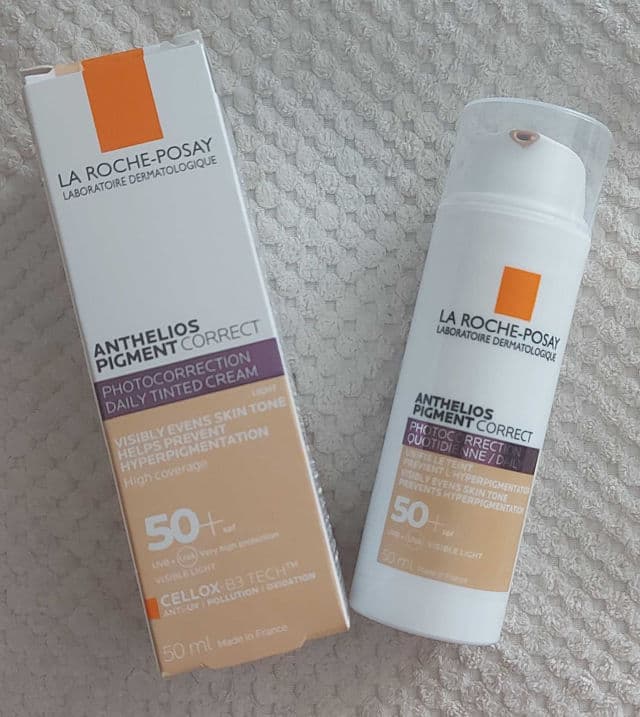 La Roche-Posay Anthelios Pigment Correct SPF50+ review photo by Enmodogratis