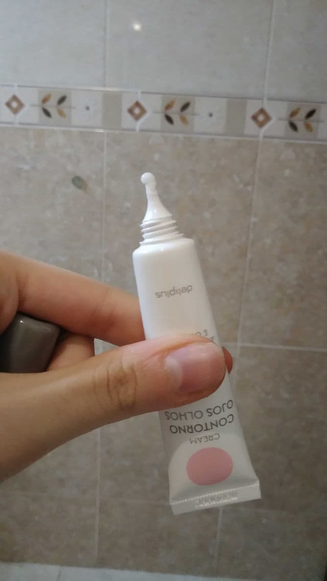 Deliplus Contornos De Ojos review photo by pharcareutips