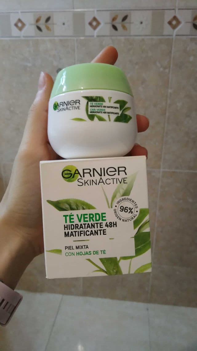 Garnier SkinActive Botanical Day Cream with Green Tea Leaves Hydrate And Mattify review photo by pharcareutips