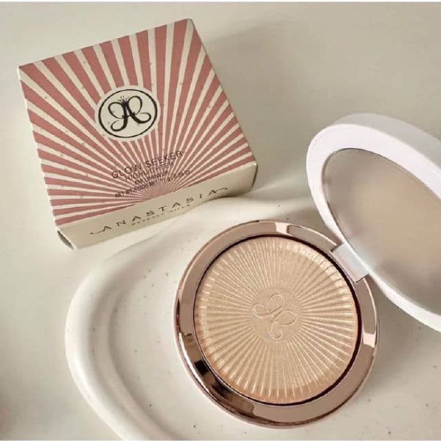 Anastasia Beverly Hills Glow Seeker Highlighter review photo by lilmiss