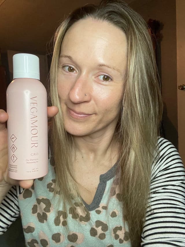 Vegamour GRO Dry Shampoo review photo by BeautyByJennMarie