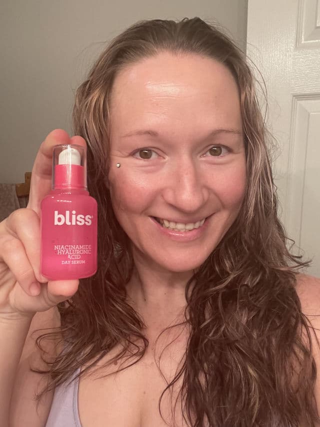 Bliss Glow & Hydrate Niacinamide + Hyaluronic Acid review photo by BeautyByJennMarie