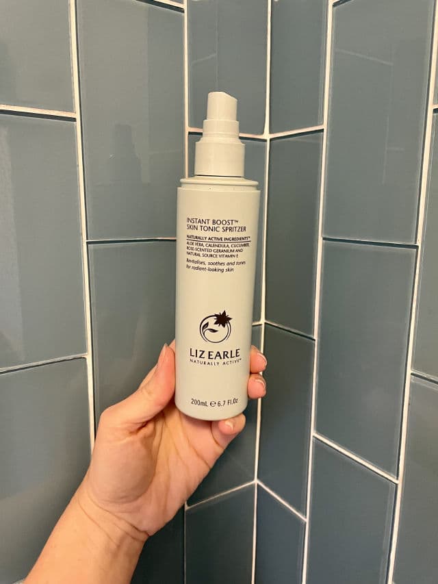 Liz Earle Naturally Active Skin Care Instant Boost Skin Tonic Spritzer review photo by kbeautynewbie