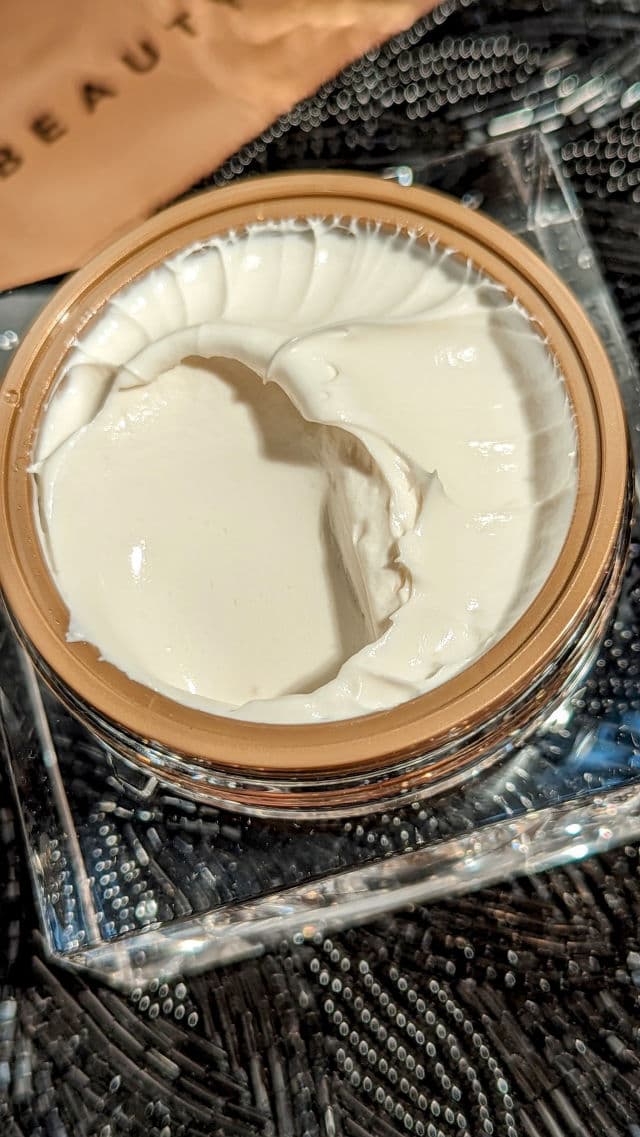 JLo Beauty That Big Screen - Face Moisturizer with SPF 30 review photo by FergieFindz