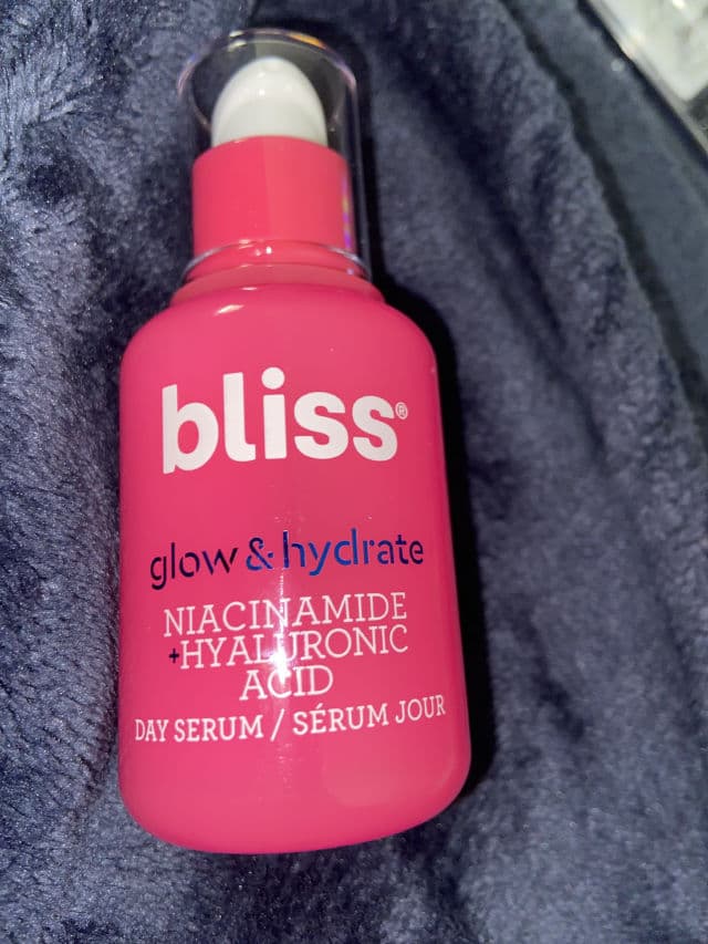 Bliss Glow & Hydrate Niacinamide + Hyaluronic Acid review photo by Themeengrl
