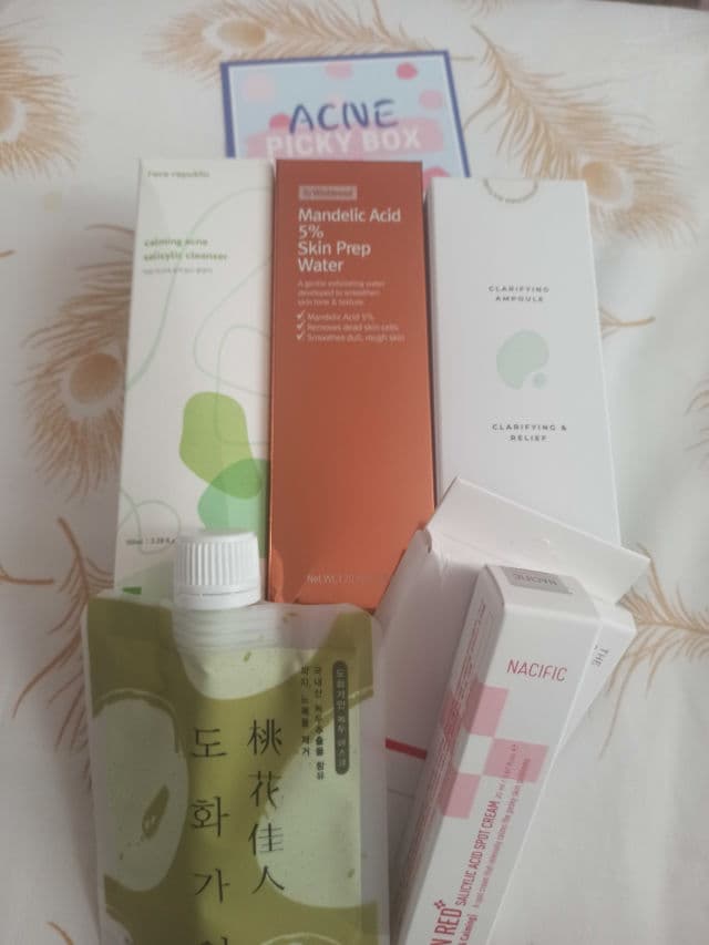 Picky Picky Box #10 | Acne Box review photo by MeryemSkin