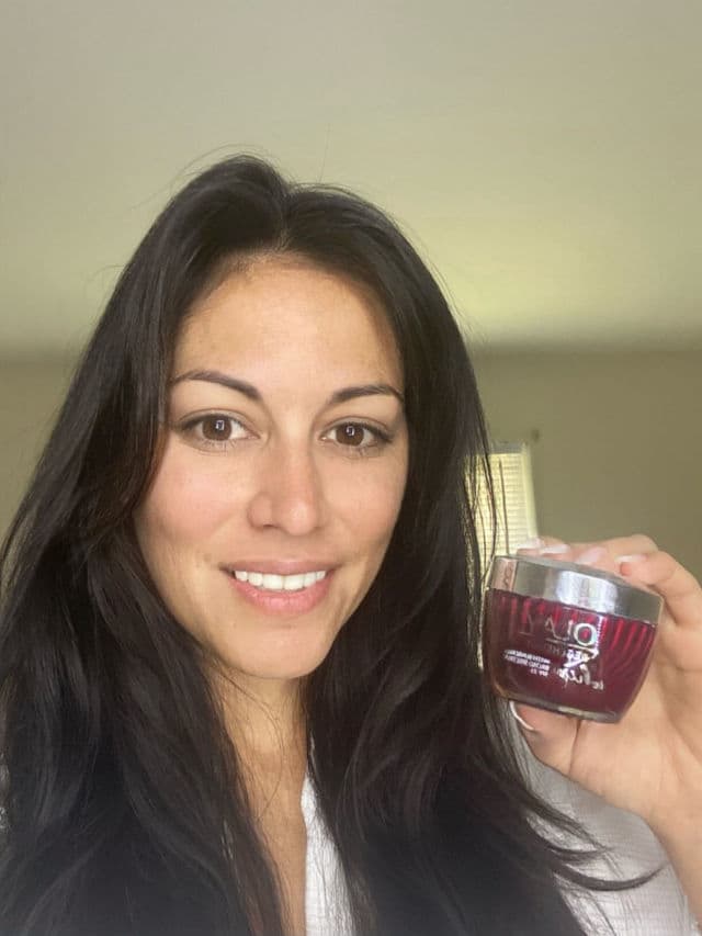 Olay Regenerist Whip Face Moisturizer SPF 25 review photo by SMPY