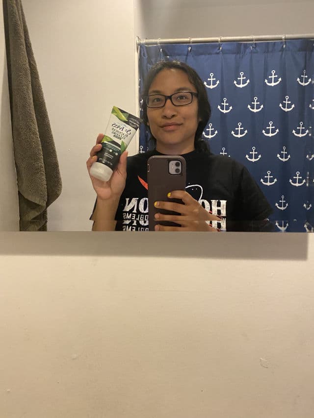 St. Ives Blackhead Clearing Green Tea Scrub review photo by comounaflor111