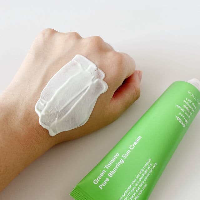 Sungboon Editor Green Tomato Pore Blurring Sun Cream SPF50+ PA++++ review photo by Justbareskind