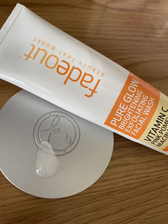 fadeout Pure Glow Brightening Facial Wash review photo by DanielleT