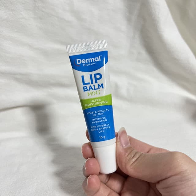 Dermal Therapy Lip Balm Mint review photo by Skincarewithtofu