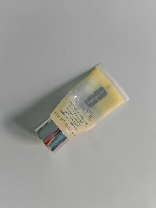 Clinique Dramatically Different Moisturizing Gel review photo by Aditi3