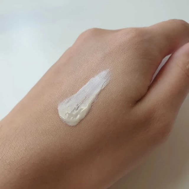 SKIN1004 Madagascar Centella Air-Fit Suncream Plus SPF50 PA++++ review photo by skinsglowth