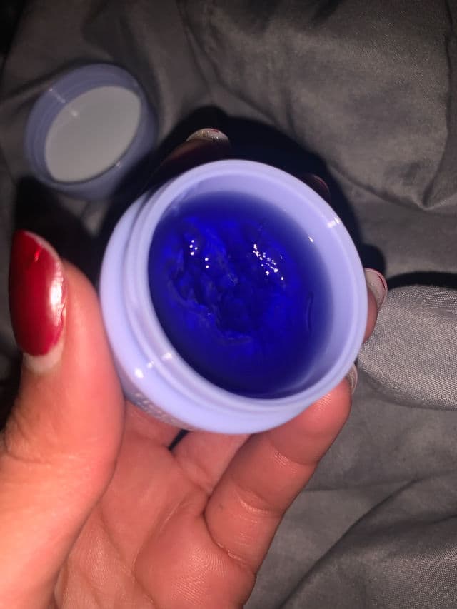 florence by mills Hit Snooze Lip Mask review photo by woeiswhit